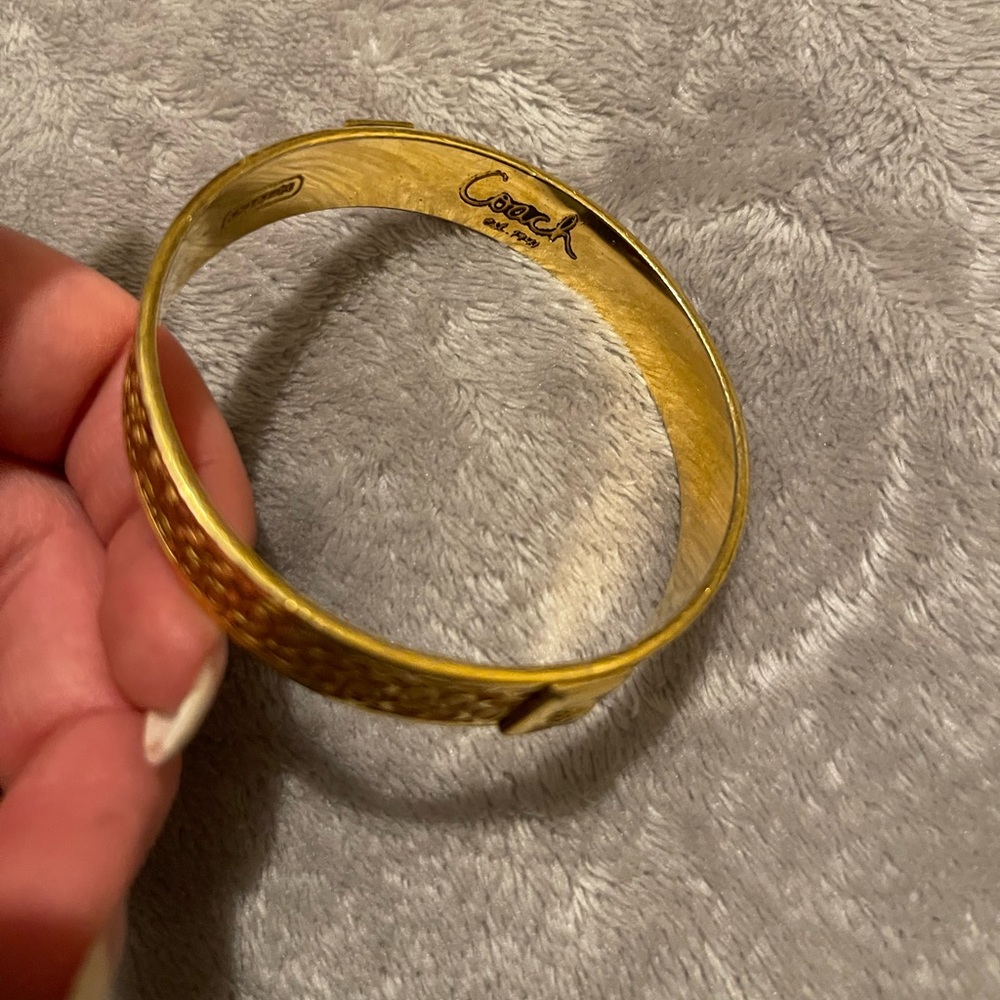 Coach gold bracelet. - Picture 3 of 4